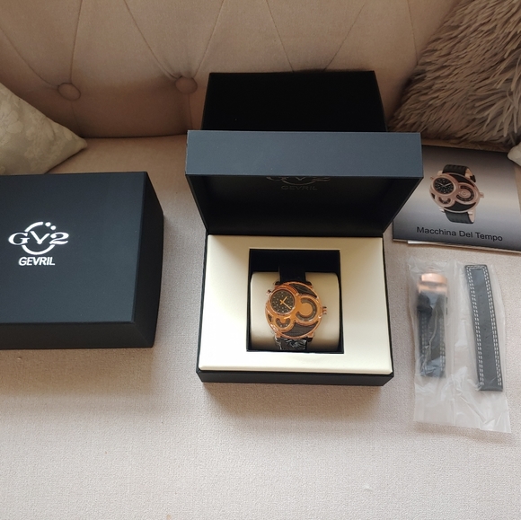 Gv2 47mm Macchina Del Tempo Chronograph Watch - Picture 5 of 6